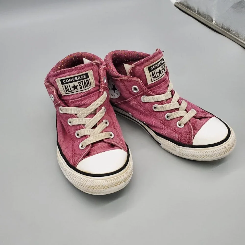 Converse High Top Chuck Taylor Burgundy Size 1 Youth Shoes